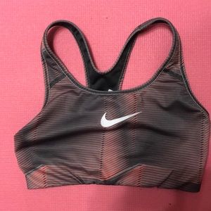sports bra